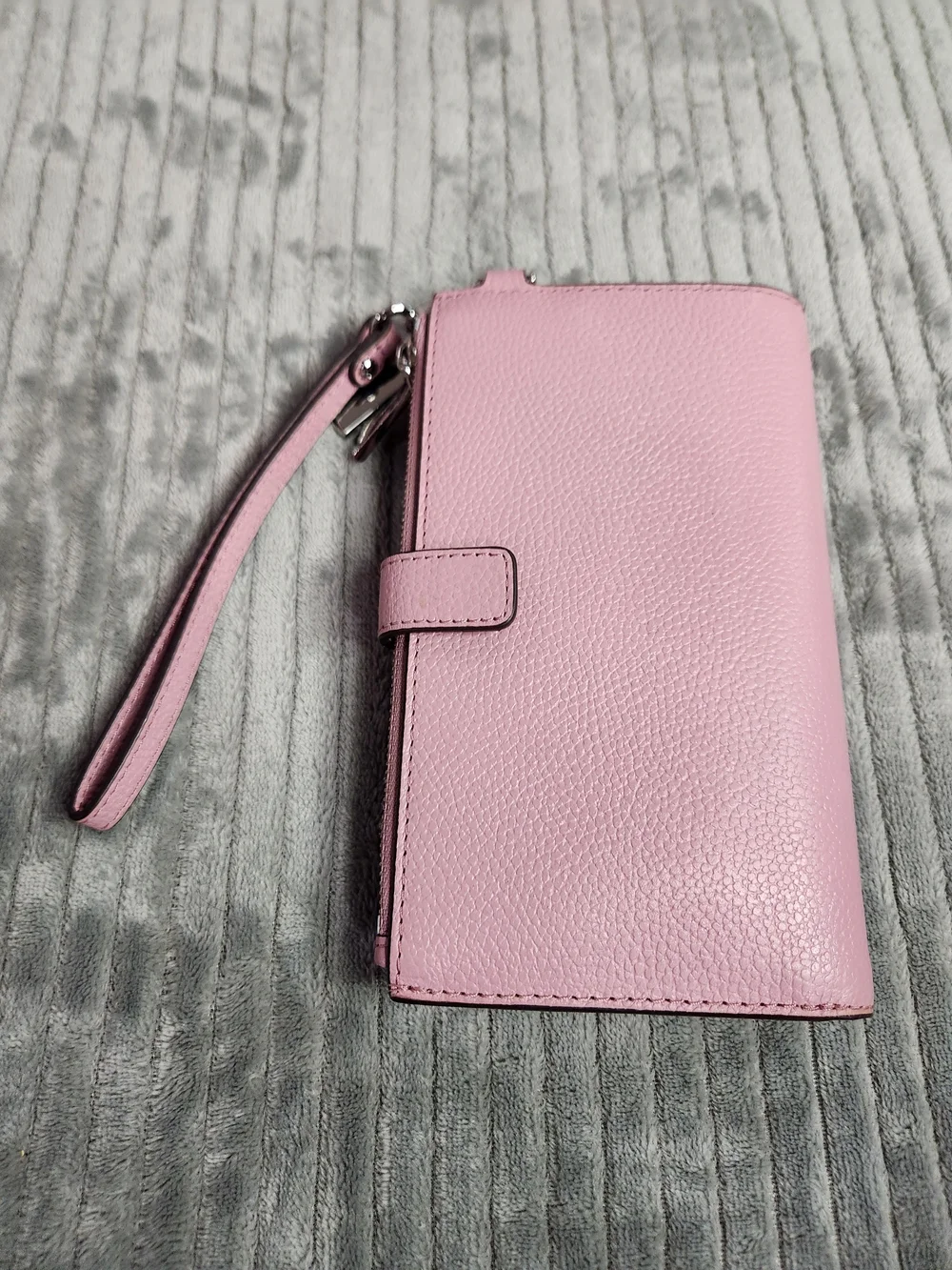 MICHAEL Michael Kors Adele Double-Zip Pebble Leather phone Wristlet Lilac Pink